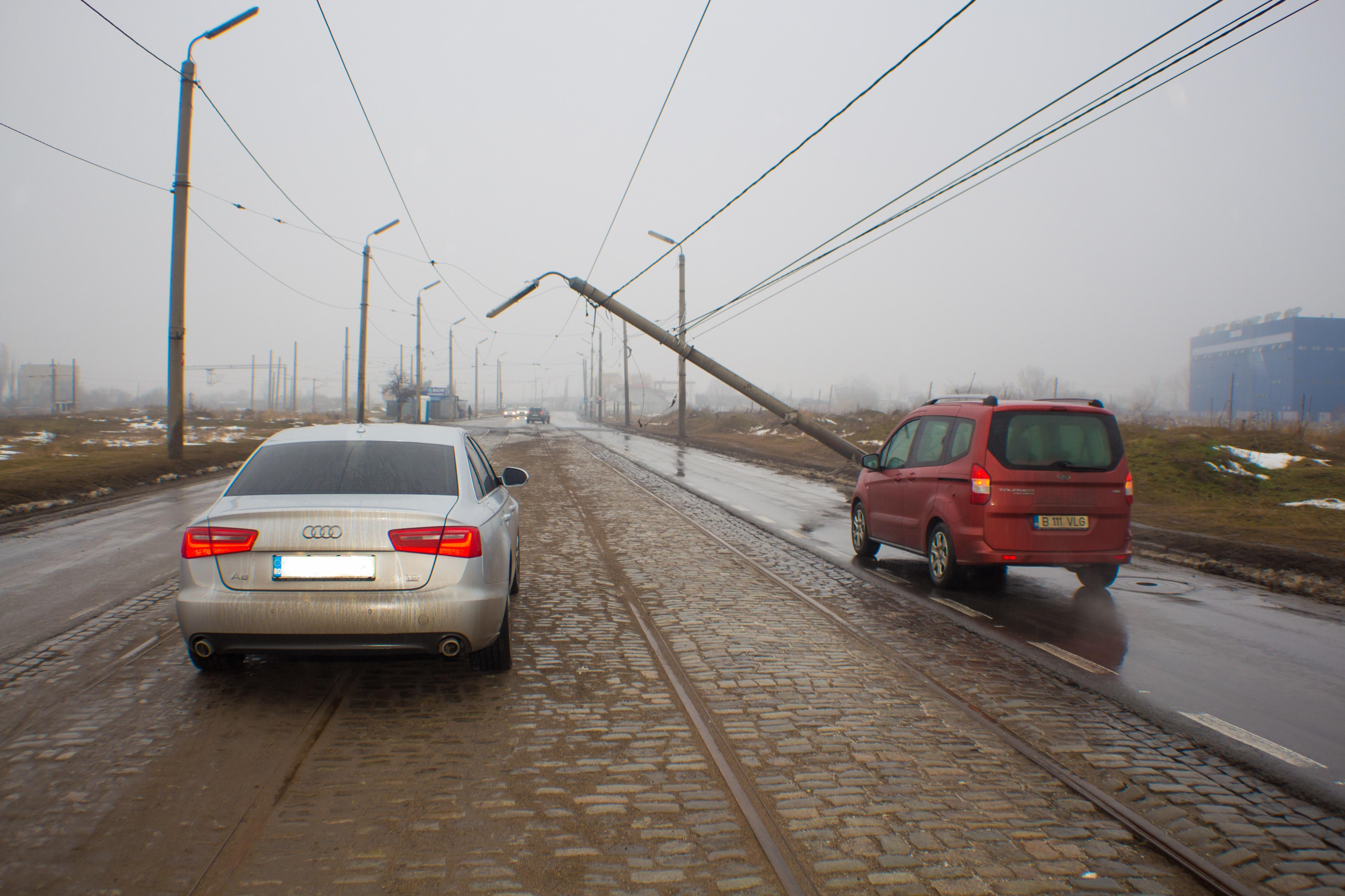 Stâlp Transurb RUPT, pe Calea Prutului
