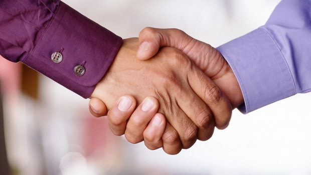 O nouă coalizare de forţe pe scena politică. PSD şi-a dat mâna şi cu ALDE