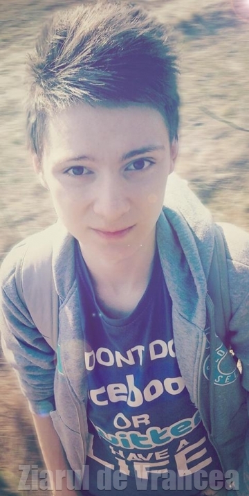 VRANCEA: Tânăr popular pe Facebook, BĂTUT CRUNT de colegii de liceu