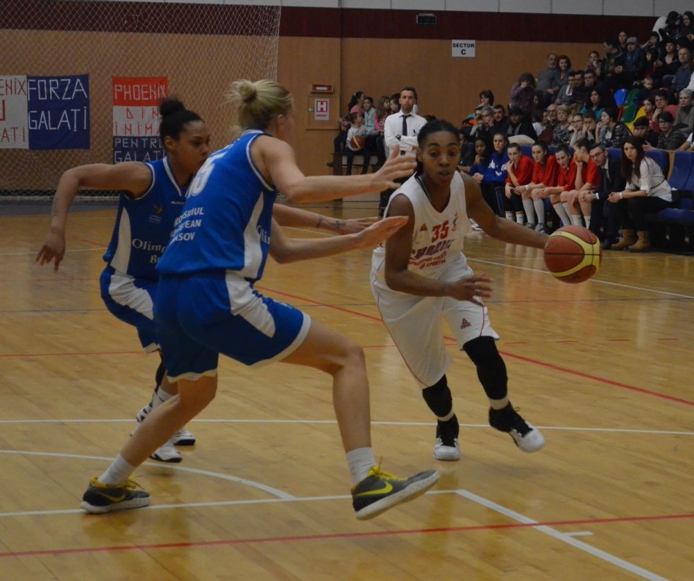 Fetele de la Phoenix au câștigat derbiul cu Brașovul