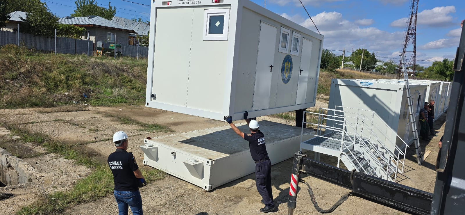 Peste 200 de module dormitor instalate pentru sinistrații gălățeni