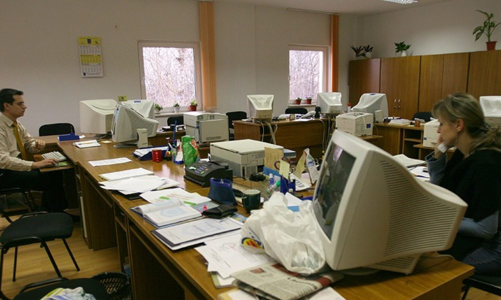 Prefectura susține că cifrele privind reducerile de personal din administraţie nu sunt greșite, ci incomplete