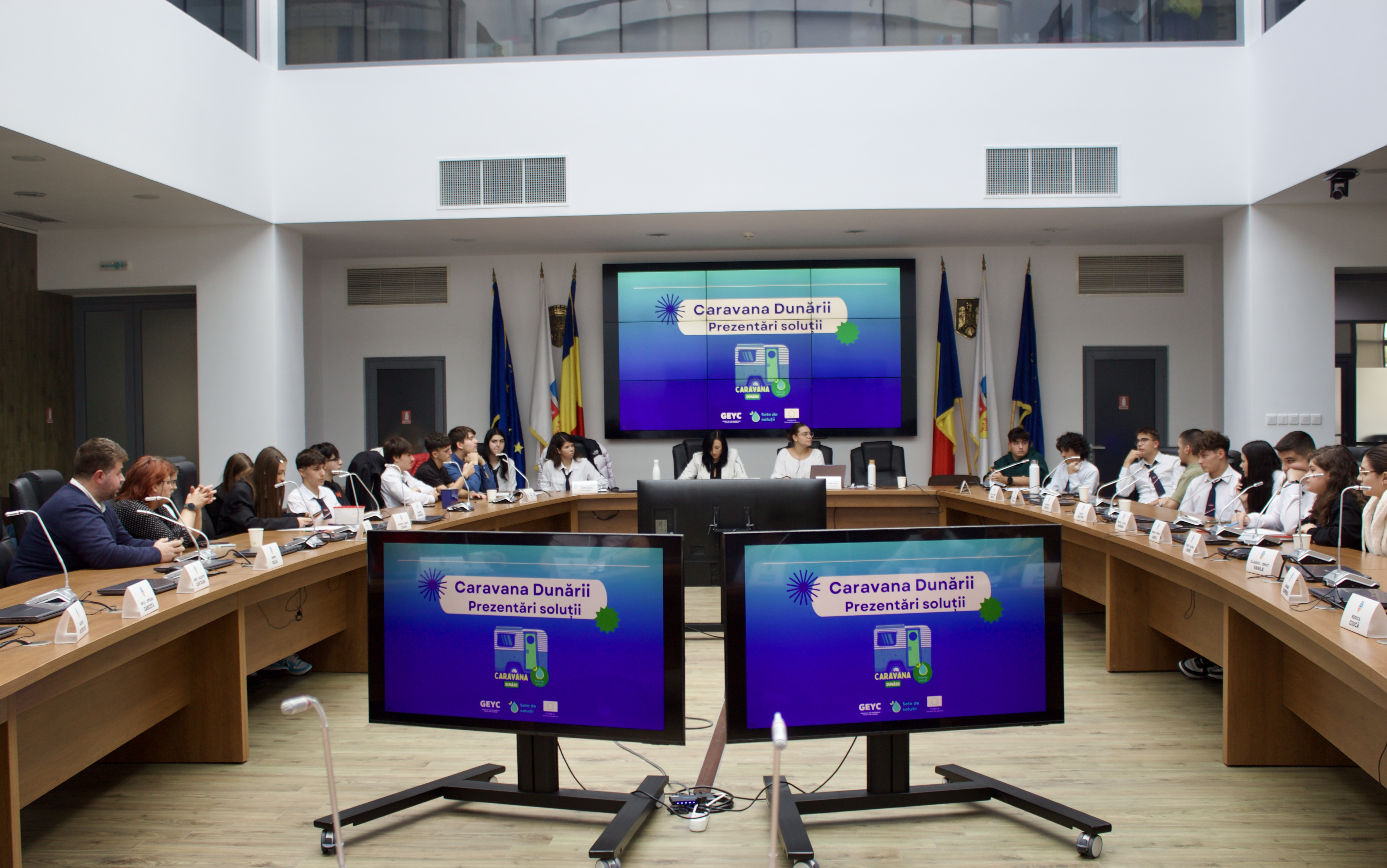 Tineri gălăţeni, în Caravana Dunării „Sete de soluții”