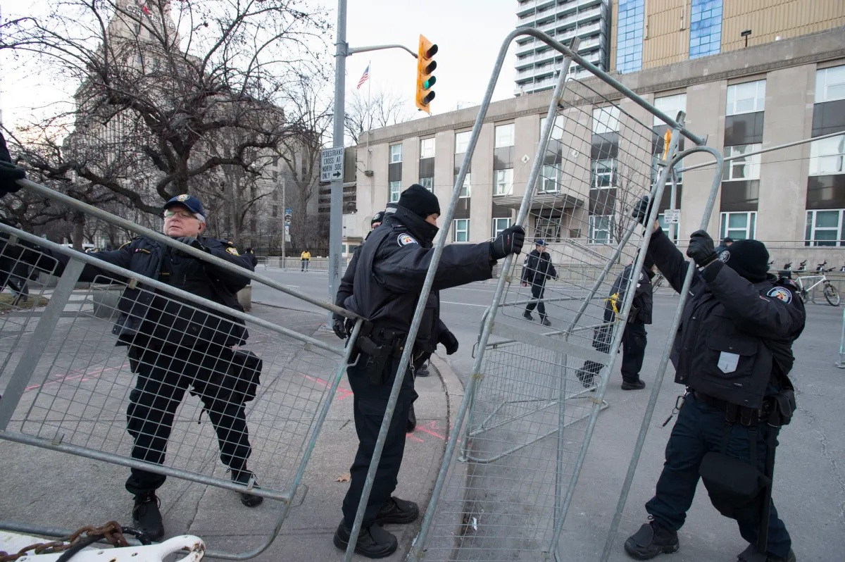 Focuri de armă la consulatul SUA din Toronto