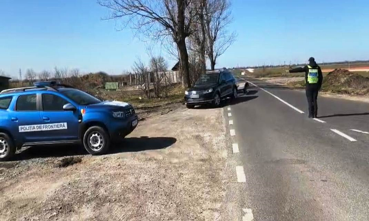 Cetățean român depistat în trafic fără permisul potrivit