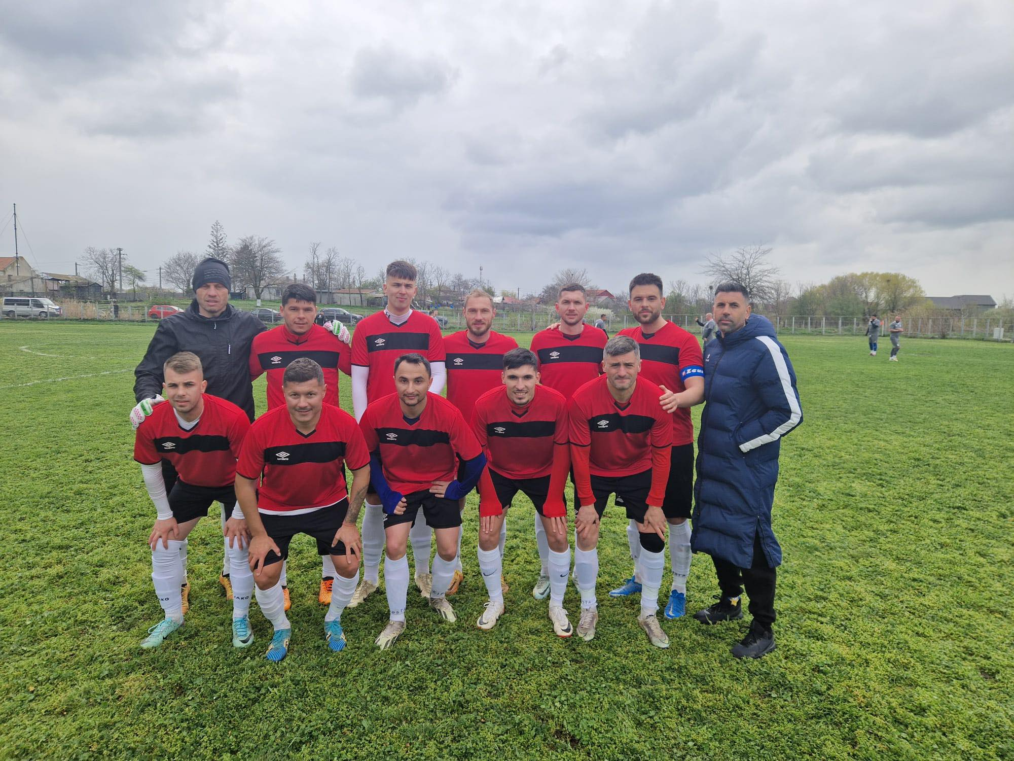 Liderul campionatului județean de fotbal, zece goluri în deplasare!