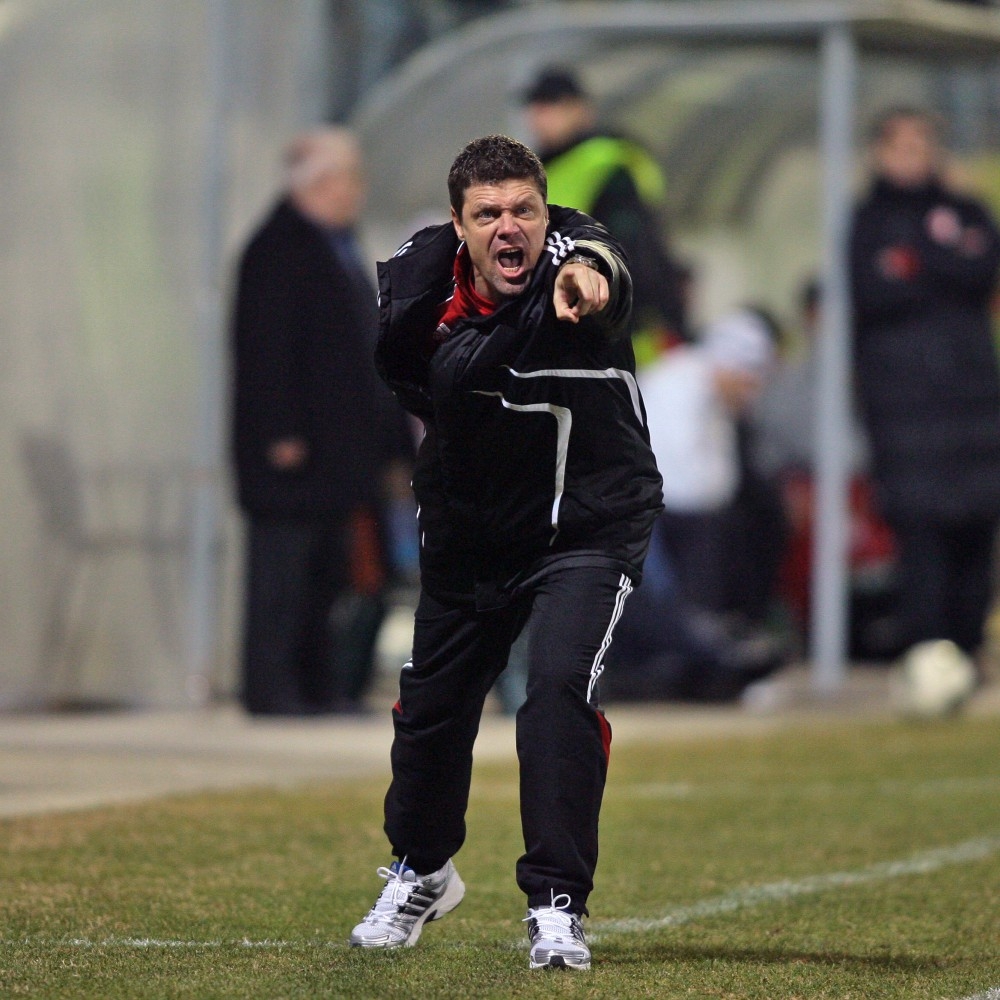 OȚELUL ARE de astăzi un NOU ANTRENOR principal