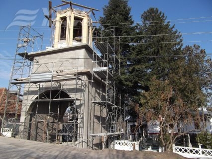 După un secol, altă clopotniţă!