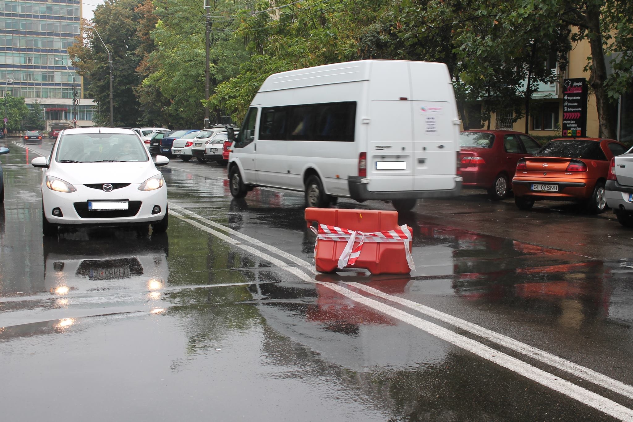 O nouă SURPARE, pe o stradă foarte circulată din Galaţi. Când va fi remediată problema