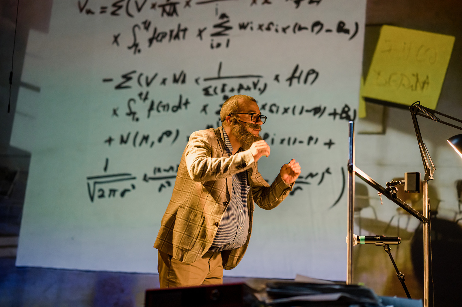 Teatrul Dramatic, două spectacole în două orașe