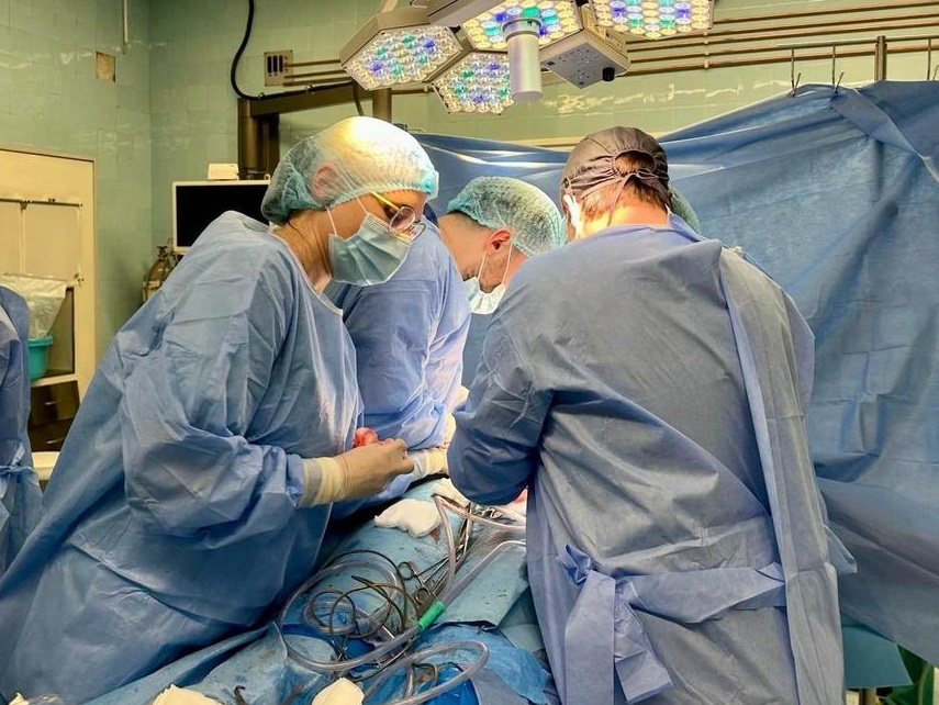 Mamă a patru copii, salvată în ultimul moment