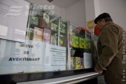 Jumătate de grevă japoneză, în farmaciile gălăţene