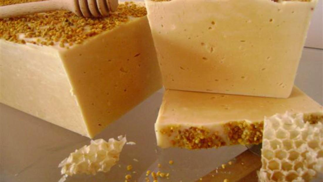 Ceara de albine menține pielea sănătoasă