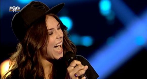 „Mamasita” la audiţiile pe nevăzute/ O gălăţeancă poate deveni „Vocea României” (VIDEO)