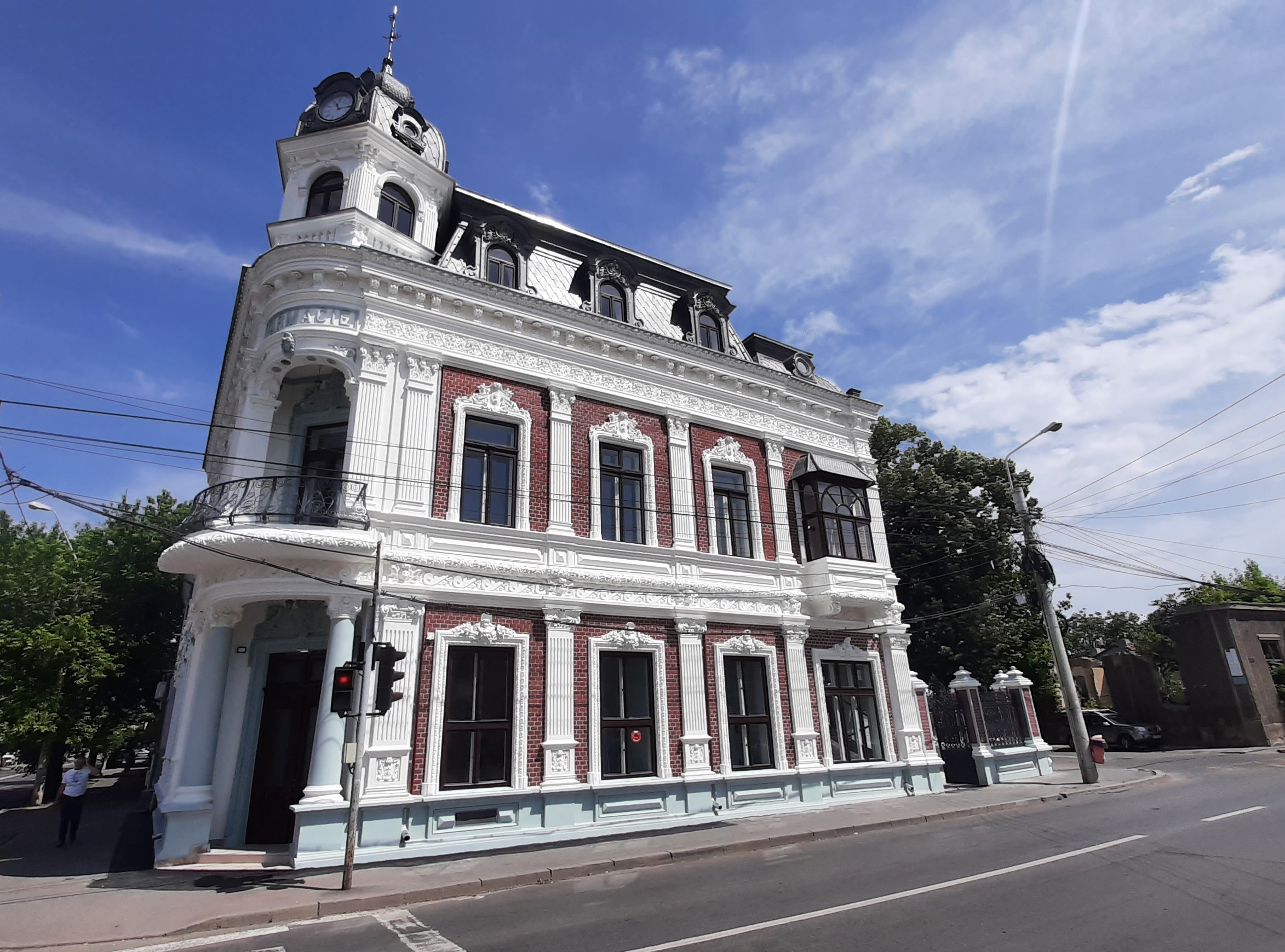 Farmacia Ținc și-a recăpătat strălucirea de altădată. Lucrări de restaurare finalizate (FOTO)