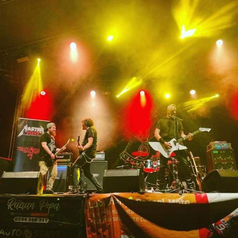 Tribut Metallica, la Versus