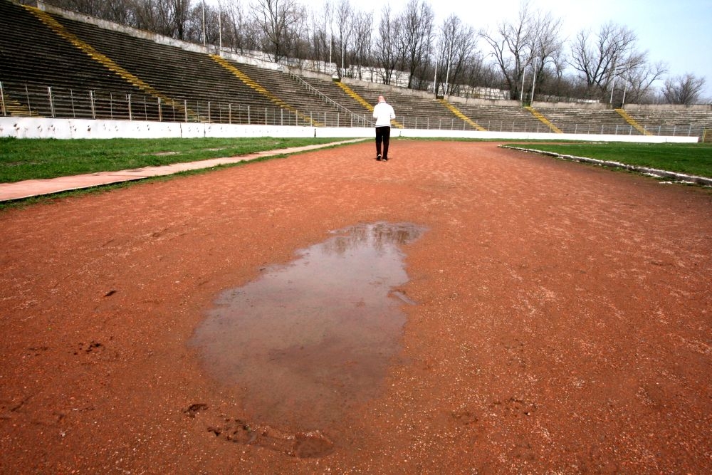 Performanţă îngropată în mocirlă la Galaţi. Personalități de marcă deplâng actuala situație