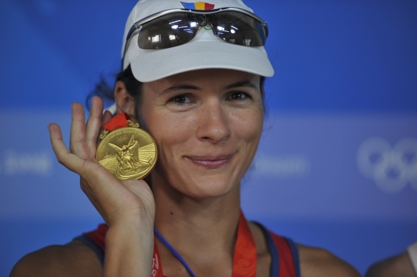 Campania „Viaţa liberă - 25 de ani”/ Viorica Susanu - de pe băncile liceului, la AURUL OLIMPIC