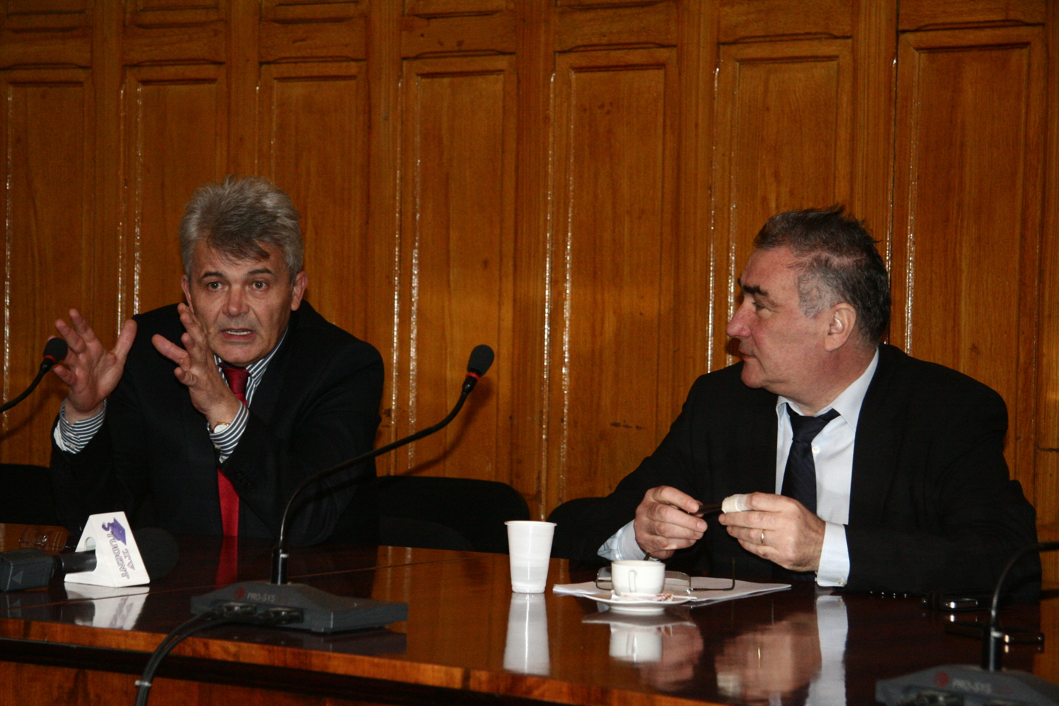 Vin vremuri grele: Anul crizei financiare în universităţi