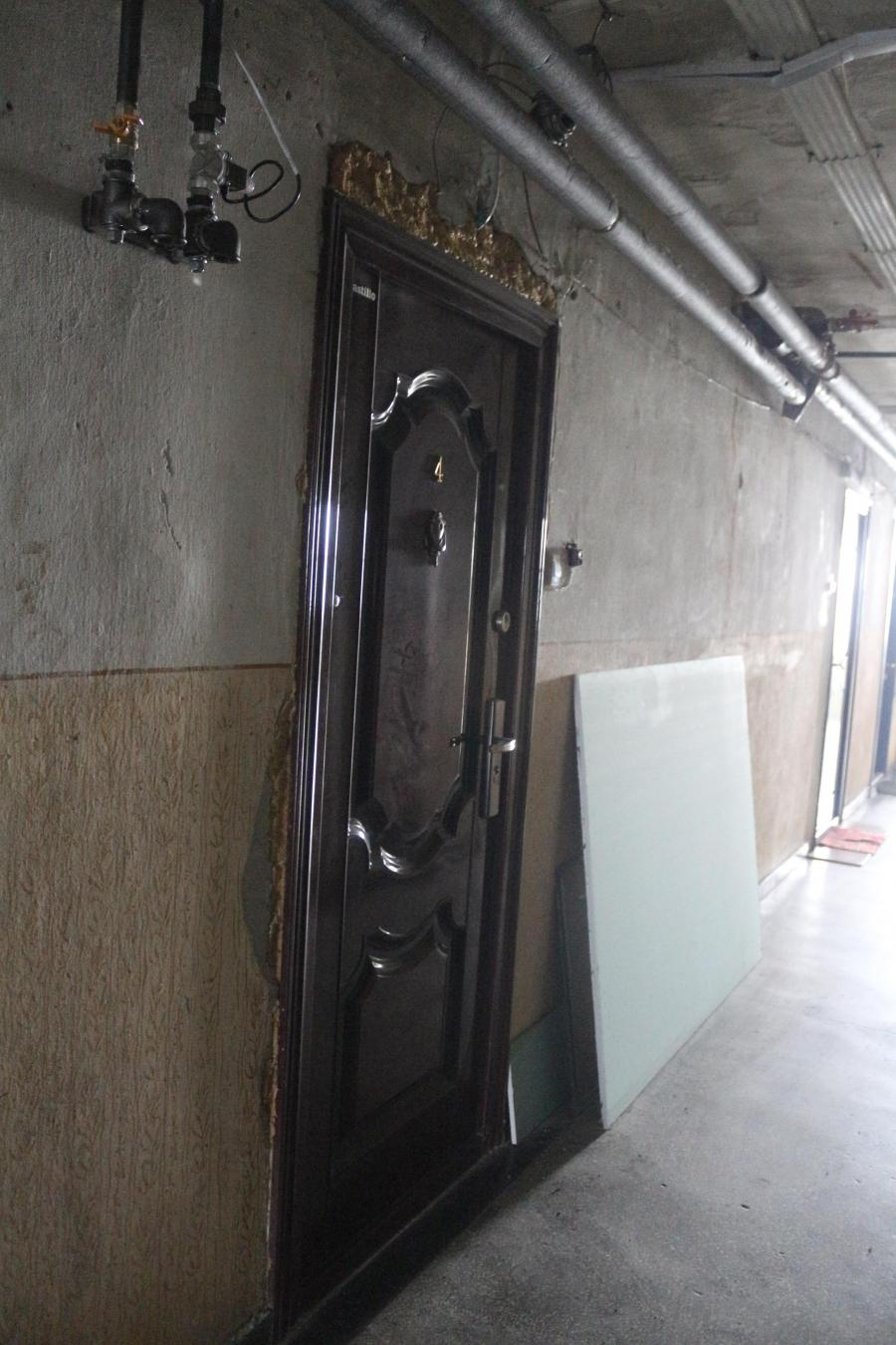 Trimis în judecată pentru că a tăiat ţevile blocului