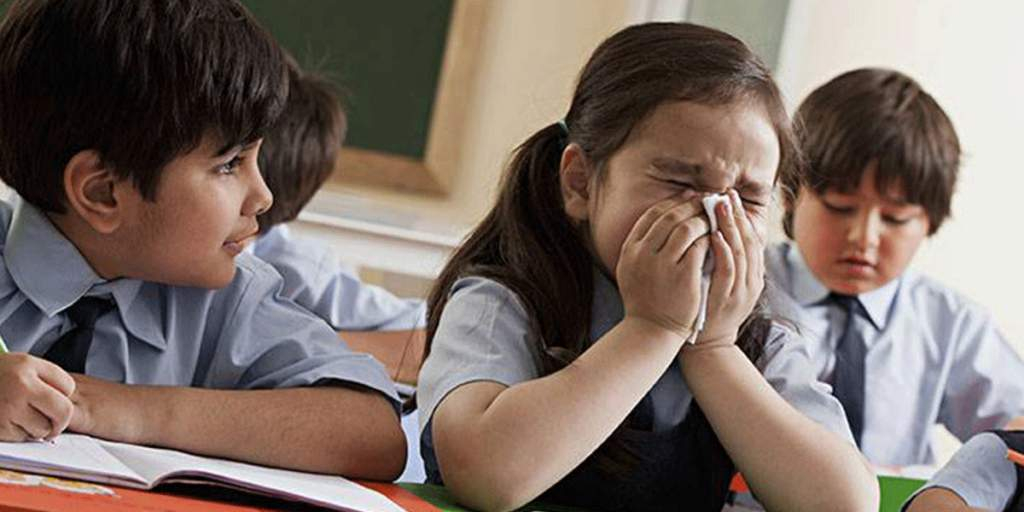 Dezinfectarea mâinilor şi purtarea măştii, recomandate de ISJ