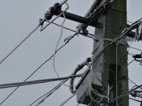 Nămoloasa şi Roşcani: Aproximativ 450 de abonaţi gălăţeni nu au energie electrică