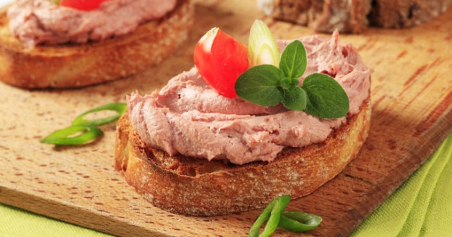 CONSERVE care ar trebui EVITATE! Studiu privind calitatea PATEURILOR consumate de români