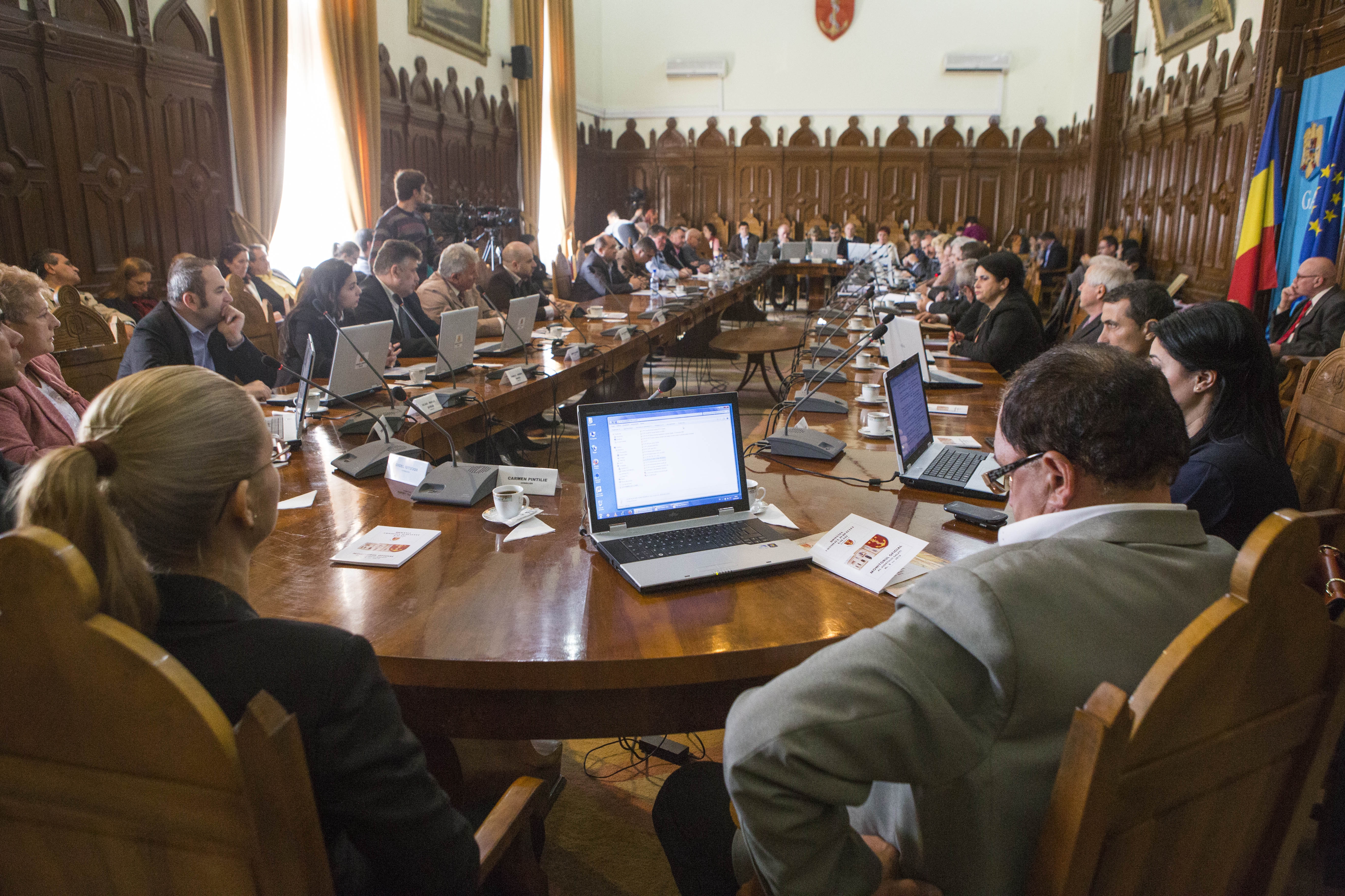 Trei medici din Galaţi, şefi de secţie cu acte-n regulă