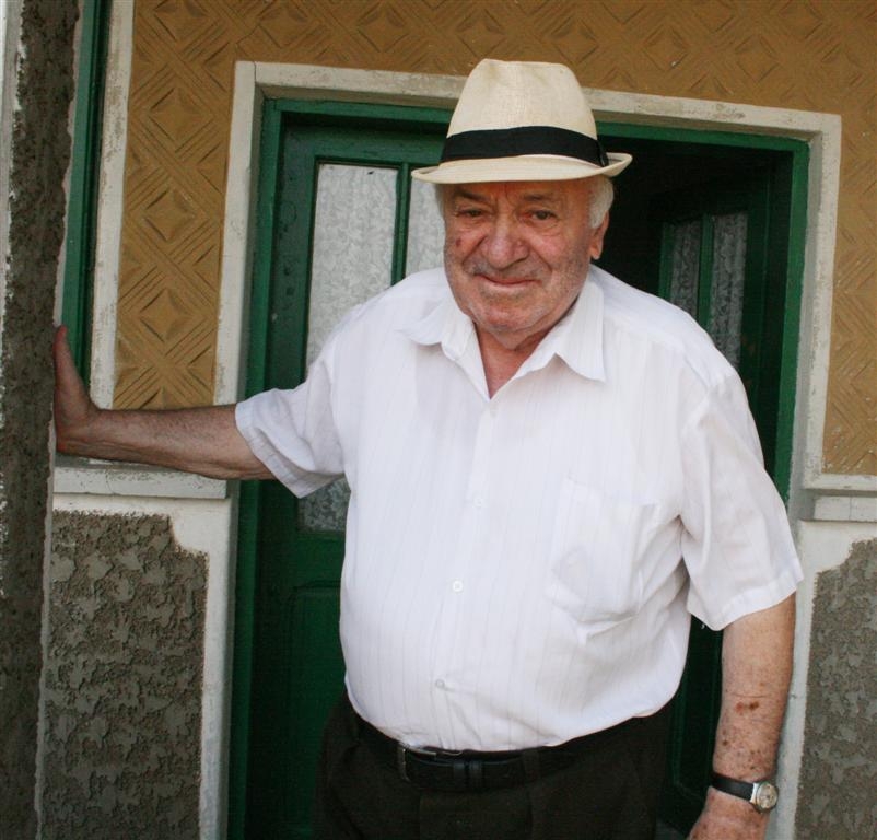 După 40 de ani de agricultură: Omul sfinţeşte câmpurile