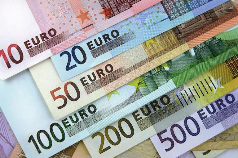 Euro a crescut la 4,9775 lei, maximul anului 2025