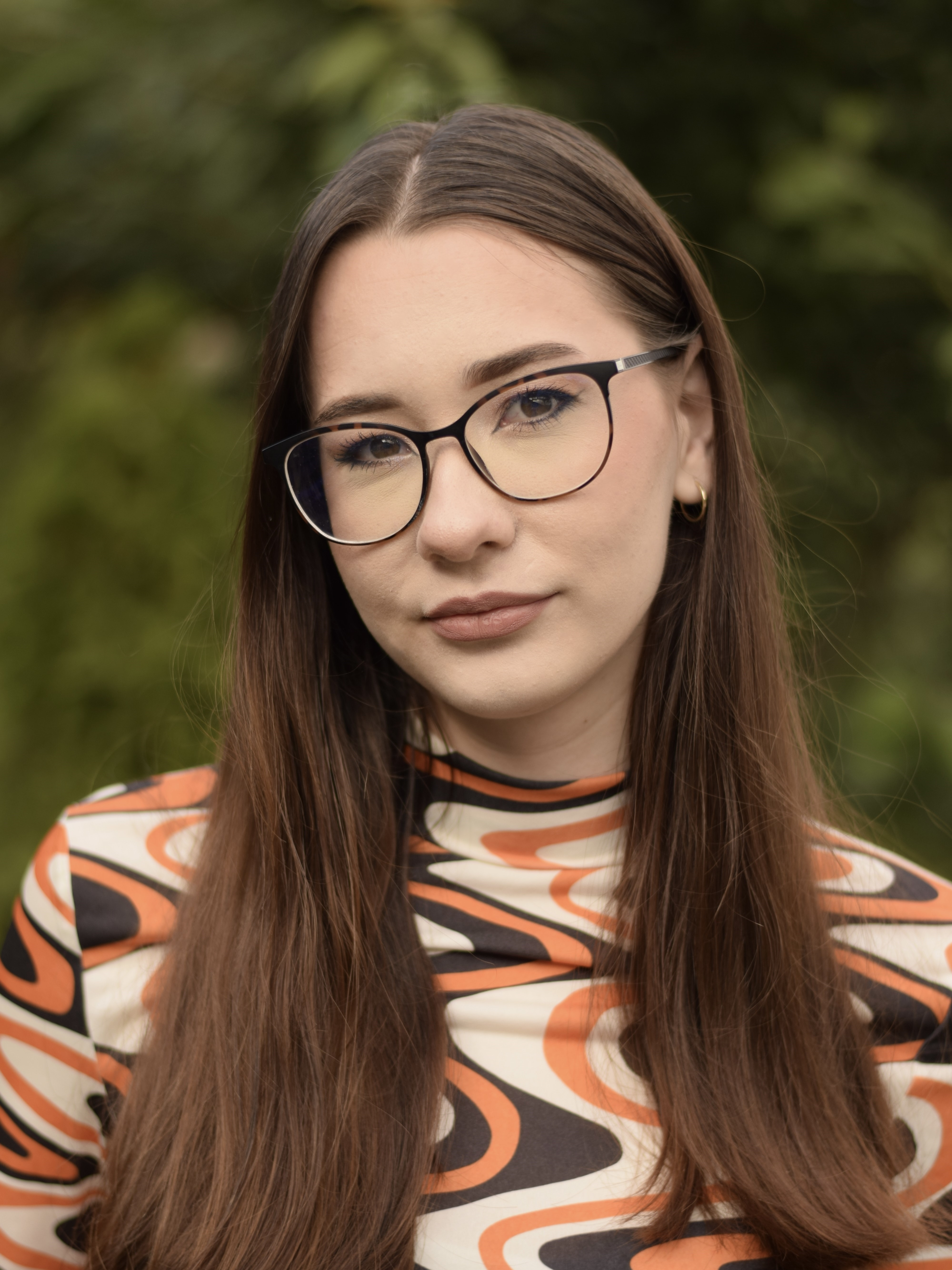 Tineri artişti gălăţeni. Claudia-Andra Riza - grafică și pictură de factură realistă