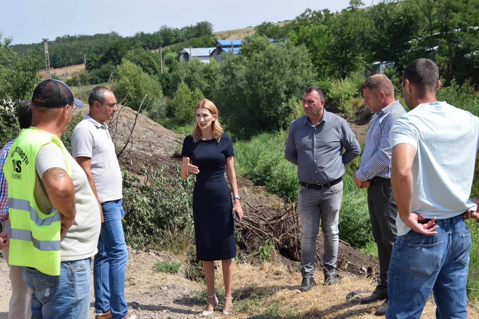 Prefectura verifică igienizarea și decolmatarea râurilor din judeţ