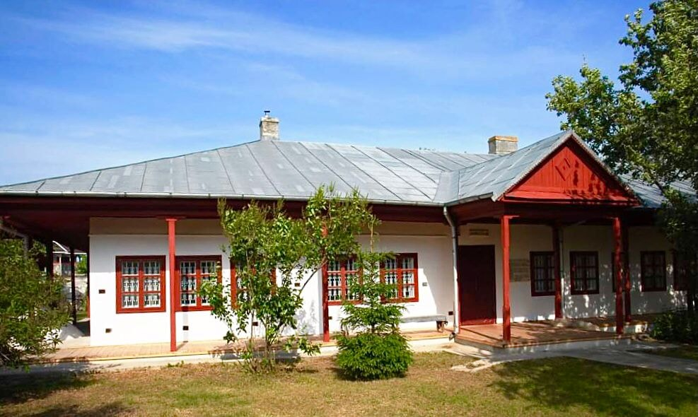 Conacul de la Mânjina are nevoie de restauratori