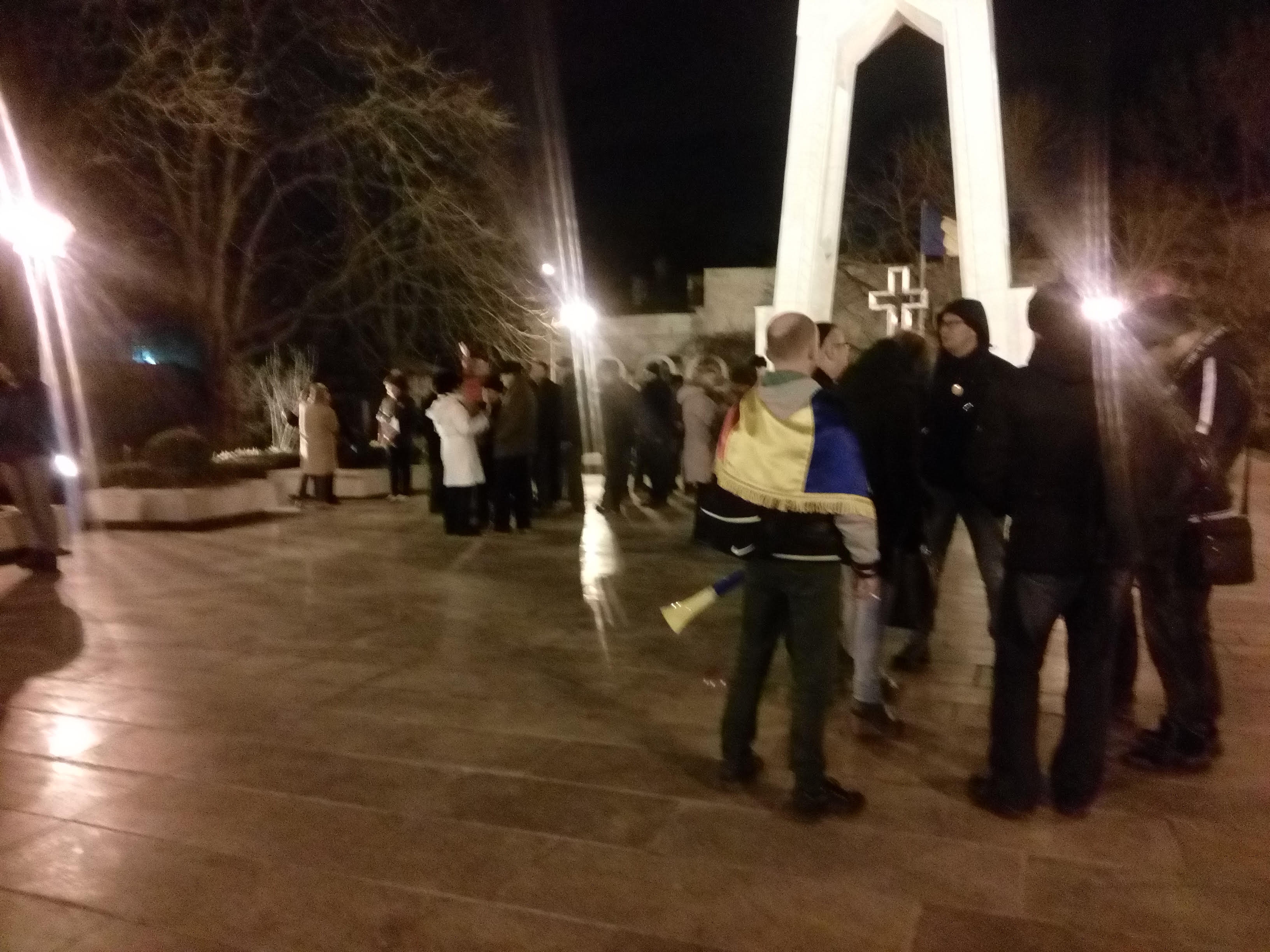 Ziua 27, PROTESTELE CONTINUĂ. Zeci de gălăţeni, din nou în stradă