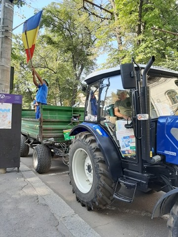 Urgenţă nefirească în îndepărtarea drapelelor naționale de pe strada Domnească