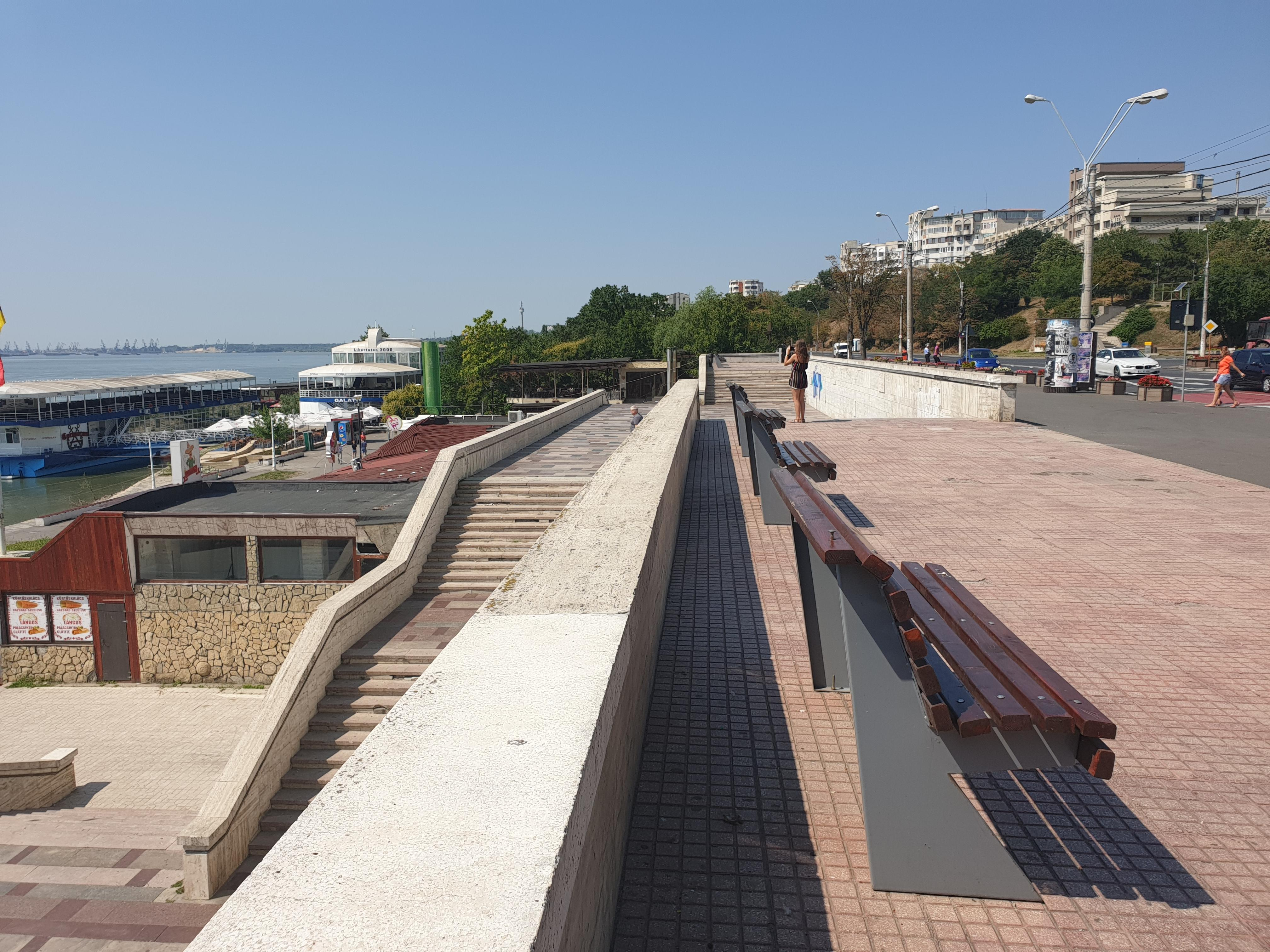 Licitaţie pentru un studiu geotehnic al Falezei Dunării (FOTO)