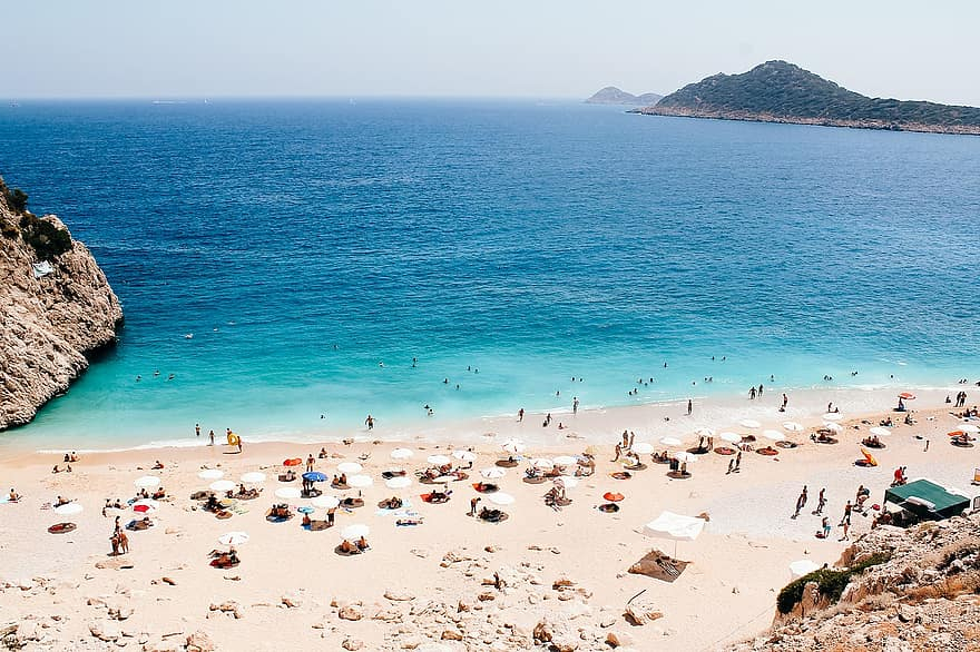 Gălățeni trimiși aproape cu forța în vacanță în Turcia