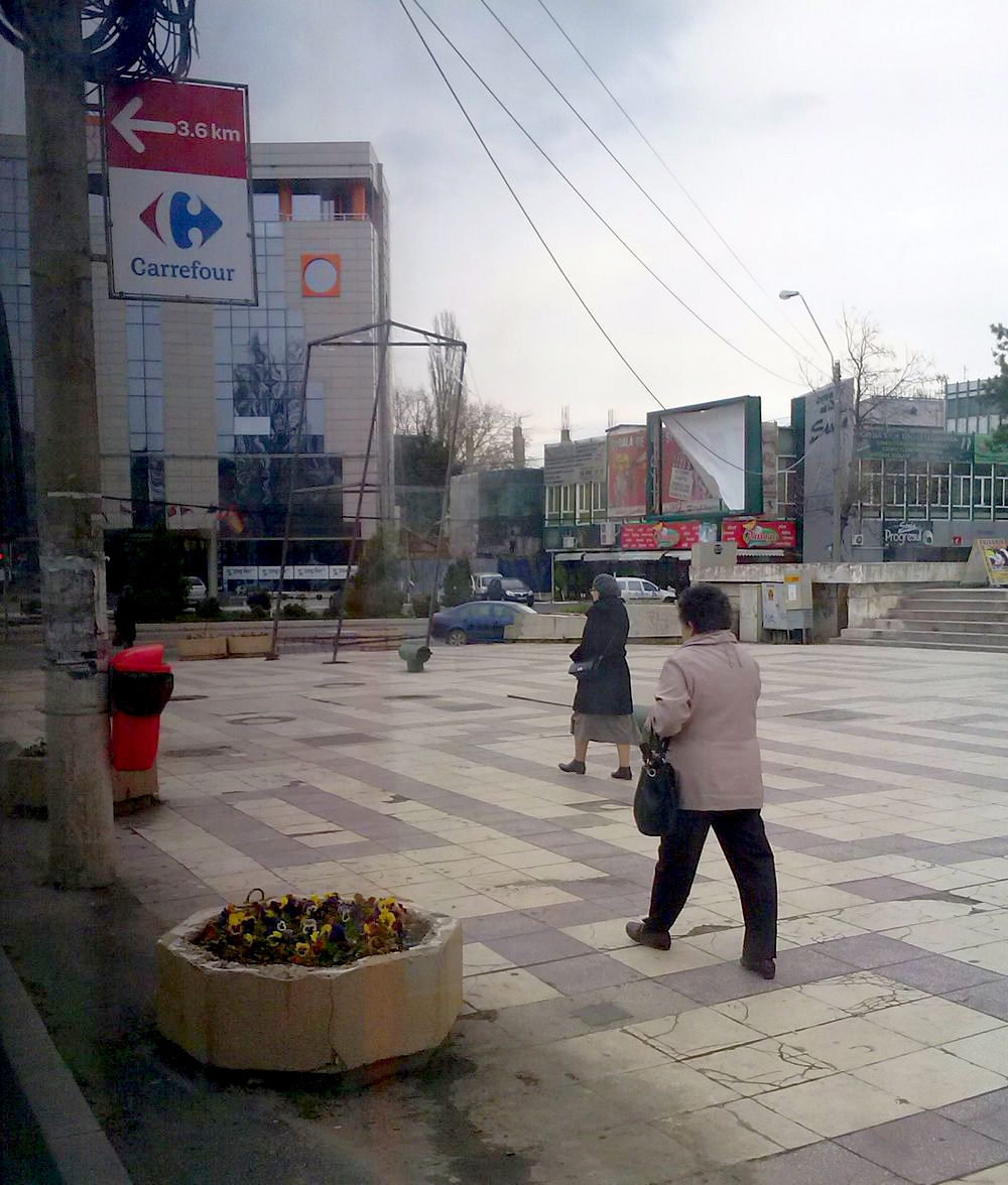 N-avem pod, dar ne descurcăm... Turnul din Pisa, tocmai la Galaţi? 