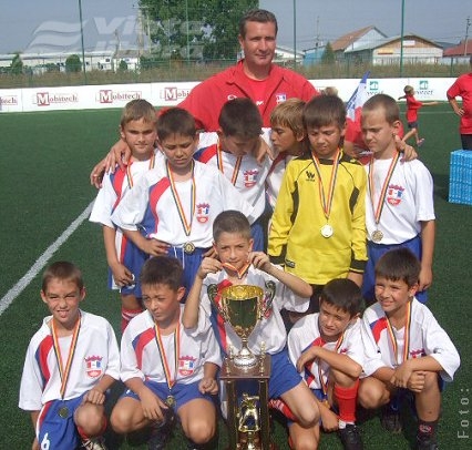 Copiii Galaţiului – cei mai buni la „Cupa Kinder”!