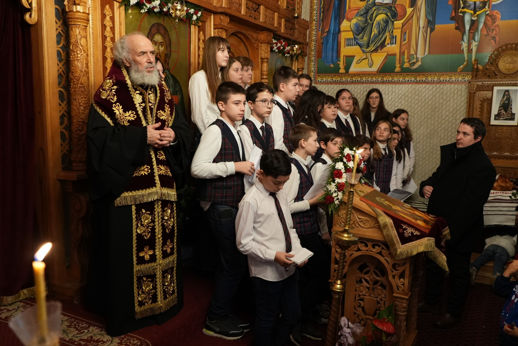 La Biserica ”Sf. Filofteia”, credință și generozitate față de semeni (foto)