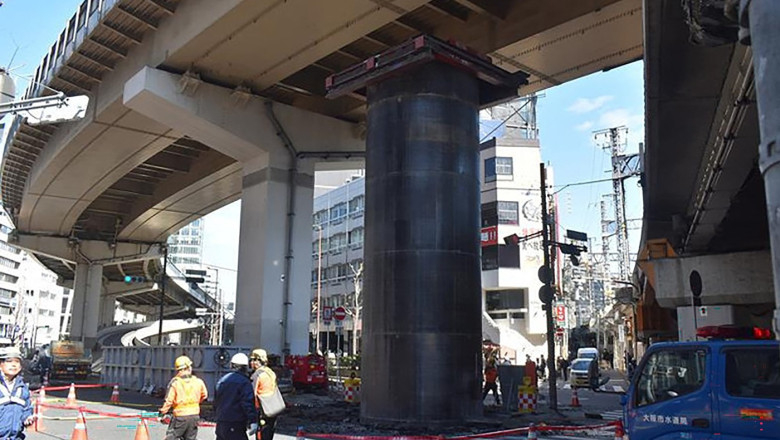 Un cilindru uriaș a ieșit brusc din pământ în Japonia