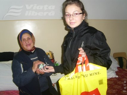 Sfântul Nicolae a venit la Căminul „Ştefan cel Mare”