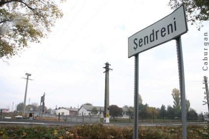 În Şendreni, petreceri lângă cimitir