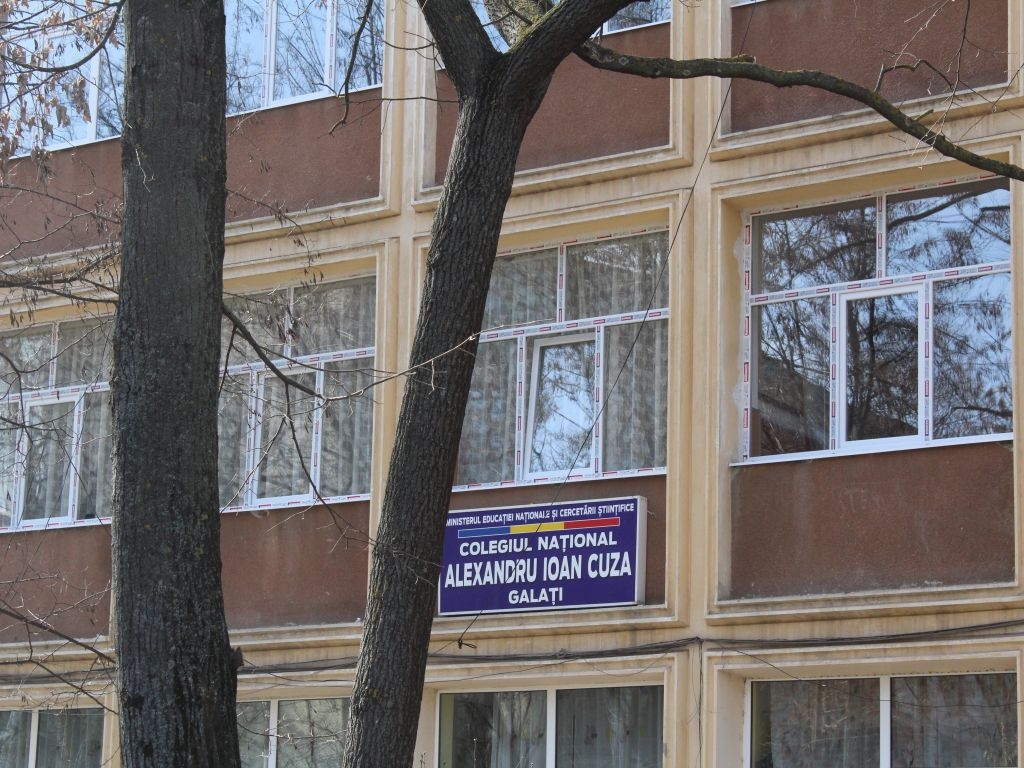 Cu sprijinul ArcelorMittal şi Damen/ A fost inaugurat noul sediu al Colegiului "Cuza"