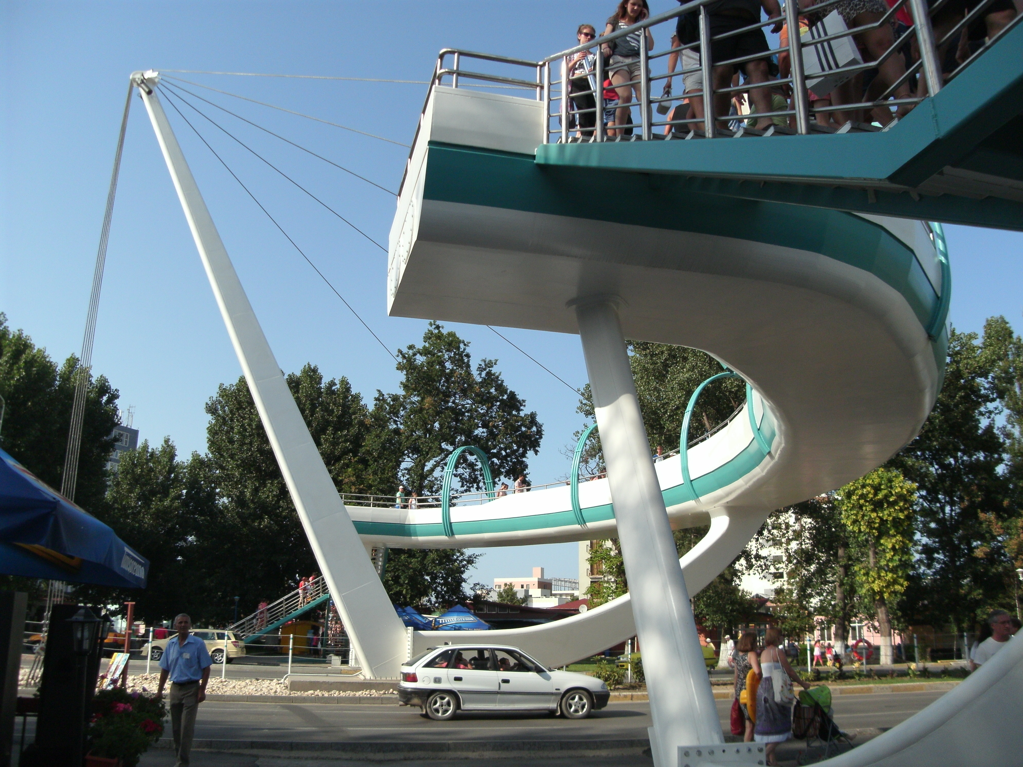 FOTO&VIDEO/ Primăria vrea FONDURI EUROPENE pentru PASARELE pietonale, după modelul lui Radu Mazăre 