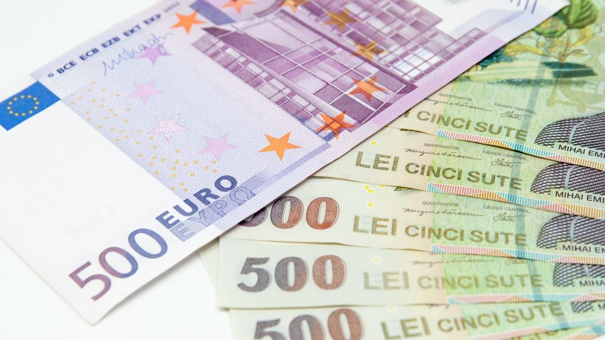 Euro a scăzut în trei ședințe cu aproape 5 bani