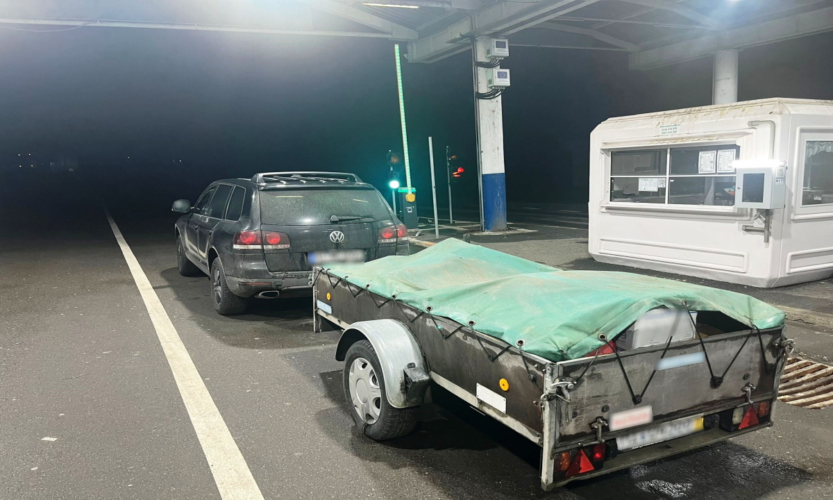 Cu remorca neînmatriculată și fără permis corespunzător