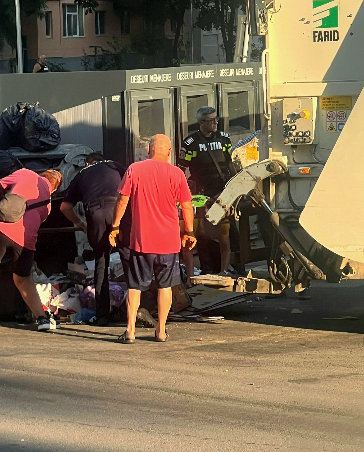 Un bărbat bolnav și-a ucis tatăl și a dispărut