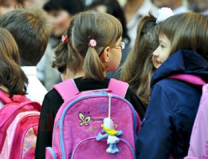 S-a MODIFICAT structura anului şcolar. Iată cât va fi de mare VACANŢA DE IARNĂ