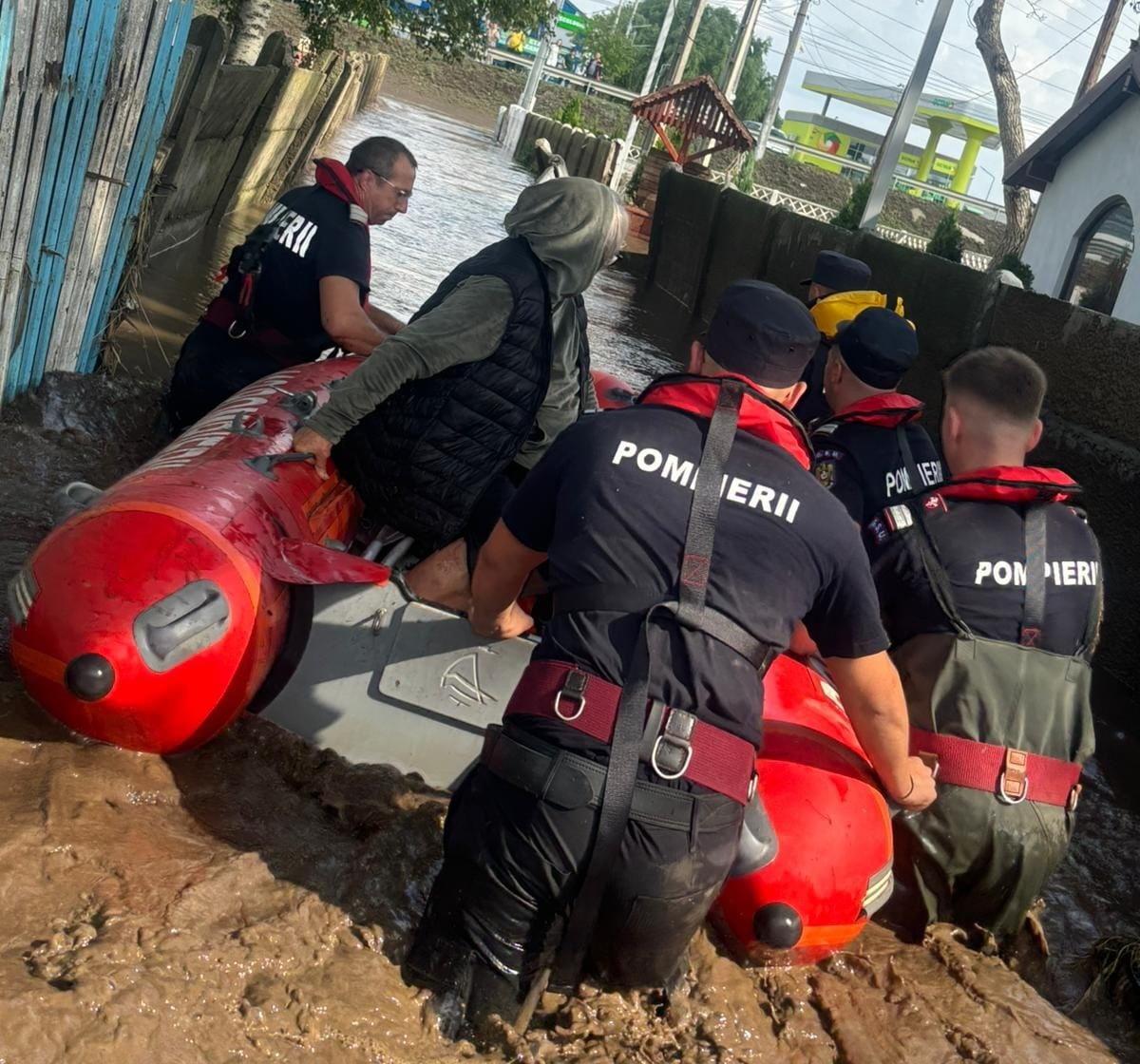 Aproape un milion de lei, deblocați de urgență pentru sinistraţi. Şedinţă de îndată a CJ Galați